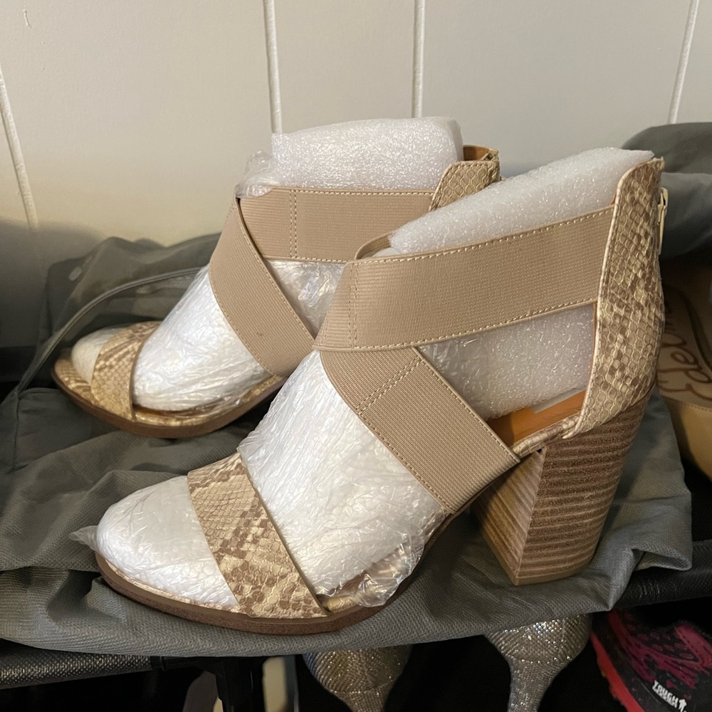 Brand new, never worn DV by Dolce Vita Biliana Block Heel Sandal